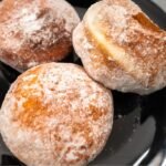 Papanași prăjiți cu brânză – rețetă tradițională moldovenească