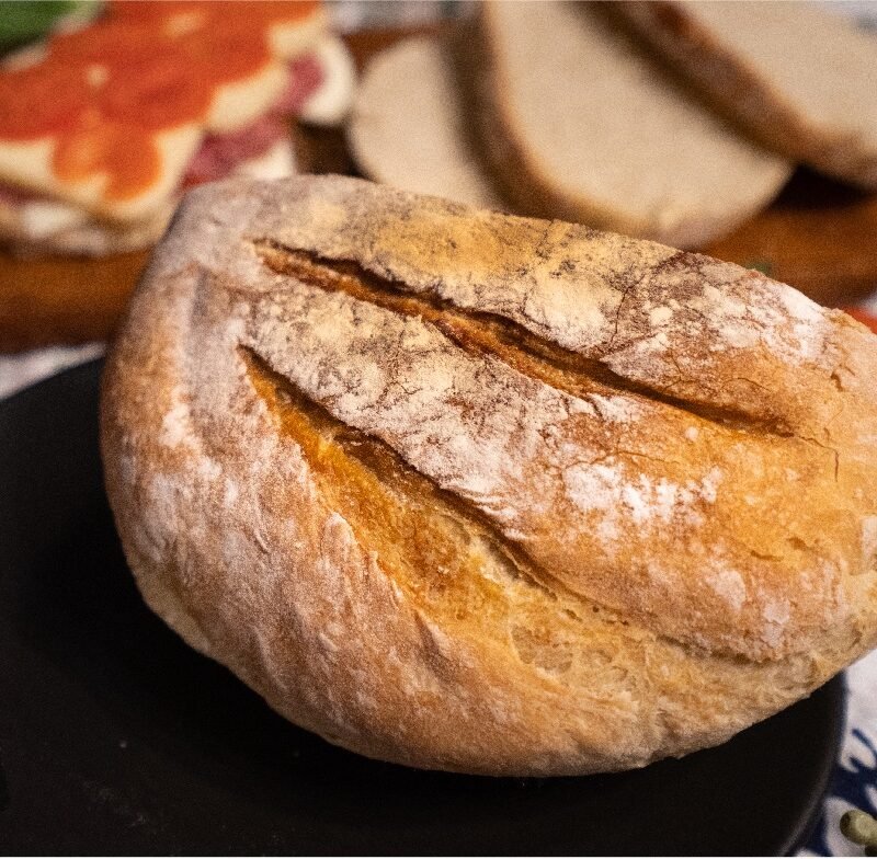 Pâine de casă fără frământare coaptă în Airfryer