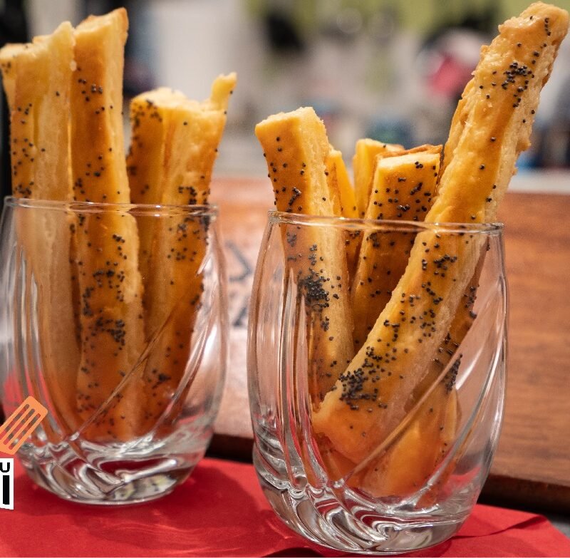 Sărățele fragede cu brânză și mac