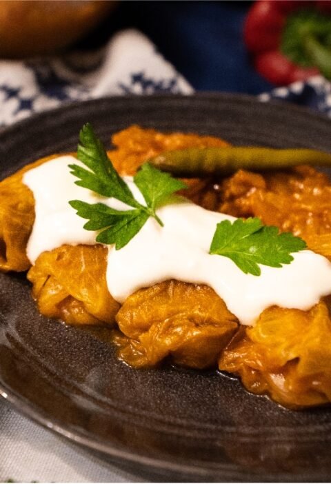 Sarmale tradiționale gătite la multicooker